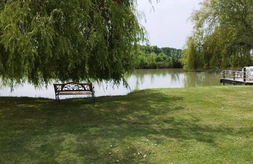 Naussannes Appartement | Studio cosy avec piscine partagée et étang privé, proche Bergerac et sites touristiques du Périgord