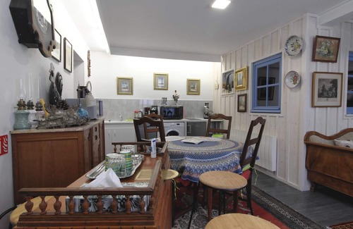 Mersuay Cottage | Charming Studio with Garden and Terraces, Peaceful and Historic Setting