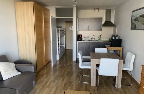 De Panne Appartement | Charmant studio avec vue latérale sur la mer et piscine intérieure
