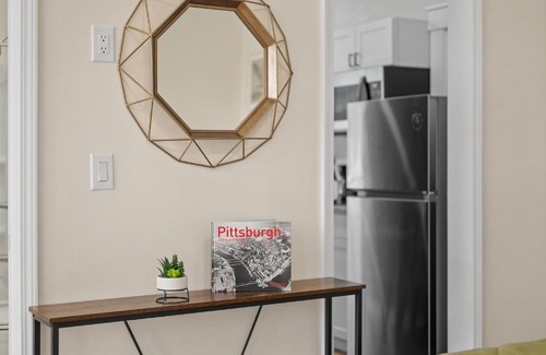 Pittsburgh Appartement | Charming Studio with Sun Room Sleeps 4
