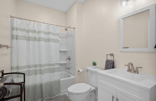 Pittsburgh Appartement | Charming Studio with Sun Room Sleeps 4