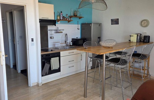Costieres Appartement | Charmant studio terrasse avec vue, plein sud
