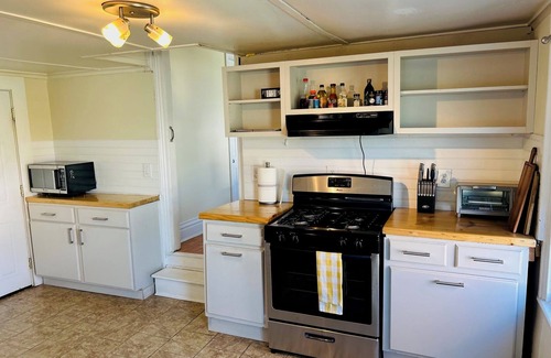 Watervliet Appartement | Charming, Sunny and Spacious 2-bedroom Flat in Heart of Capitol Region