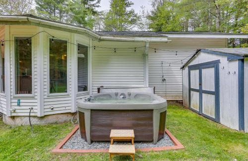Swan Lake Maison | Charming Swan Lake Apartment with Deck!