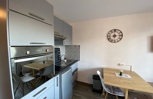 La Roche-Posay Appartement | Charmant T2 avec terrasse proche des Thermes du Connétable, Wi-Fi, lave-vaisselle