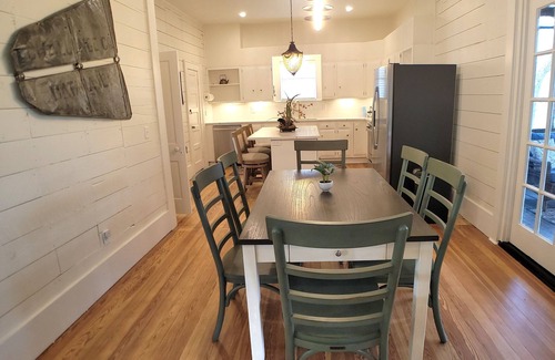 Liberty Hill Maison | Charming Three Bedroom Home In Liberty Hill
