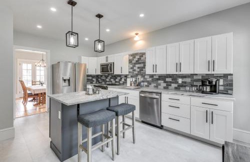 North Lake George Maison | Charming Ticonderoga Home - Walk to Downtown!