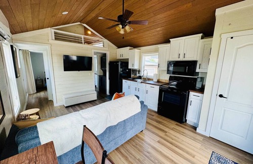 Austin Maison | Charming Tiny Home Getaway | Pool & Hot Tub