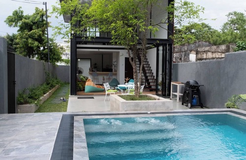 Pamankada East Chalet De Ski | Charming tiny home in Colombo, Sri Lanka with private swimming pool