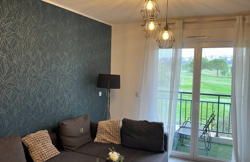 Mosson Appartement | Charmante résidence de tourisme vue sur le golf