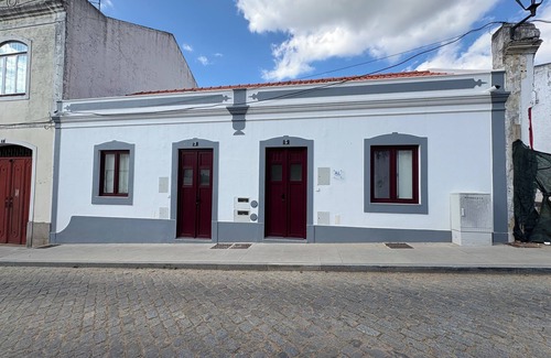 Montemor-o-Novo Maison | Charming townhome in delightful Montemor-o-Novo with WiFi, AC
