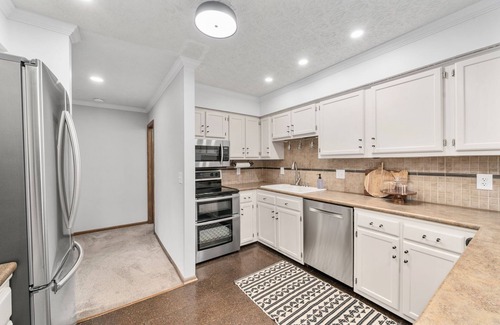 Downtown Columbus Maison | Charming townhouse , 1 mile from OSU & Downtown in VIBRANT Short North District.