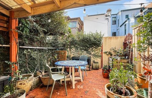Newcastle East Maison | Charming Townhouse Steps from Newcastle Beach