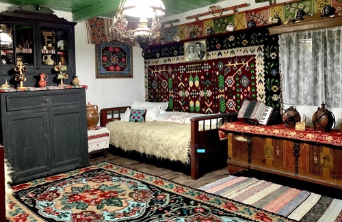 Fundata Cottage | Charming traditional house in a pristine location