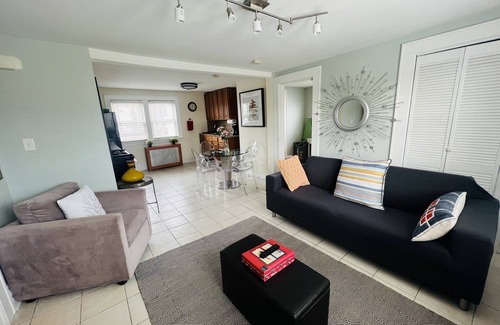 Ampere Appartement | MAGNIFIQUE APT PRÈS DE NYC, DES STADES MAJEURS, DES MALLS ET PLUS!