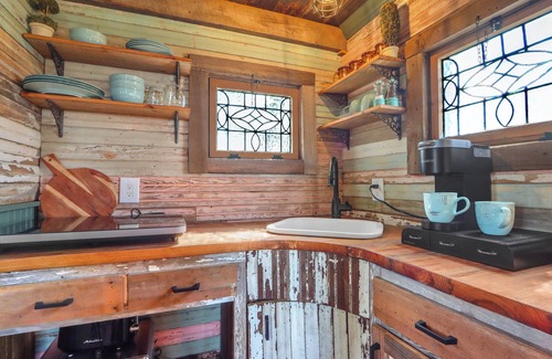 Lampasas Cabine | Bird's Nest at Bent Tree Ranch I Tree House