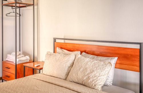 Dominicalito Villa | Charming & tropical dog-friendly beach escape with patio - near beaches & trails