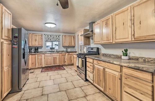 Flowing Well Neighborhood Maison | Charming Tucson Home w/ Covered Patio & Grill!