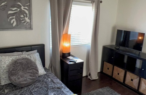 Bonita Maison | Charming Twin room next the The Clairmont Colleges Cal Poly Pomona