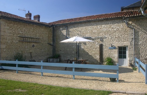 Princay Maison | Charmant chalet de deux chambres avec piscine de 10m x 5m près de Richelieu