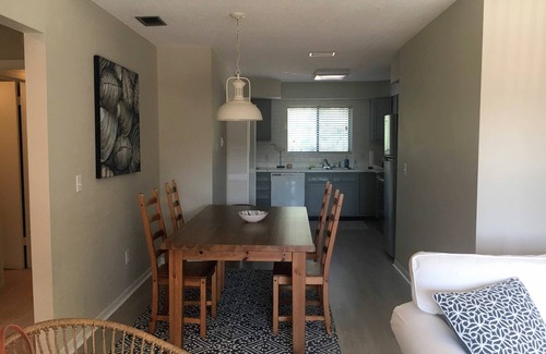 Fernandina Beach Copropriété | Charmant condo de séjour prolongé mis à jour 2 blocs de la plage avec piscine commune / tennis
