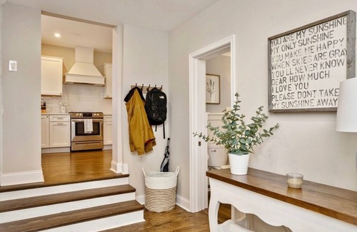 Saint Davids Maison | Charming & Updated 1895 Walk-to-Wayne Home
