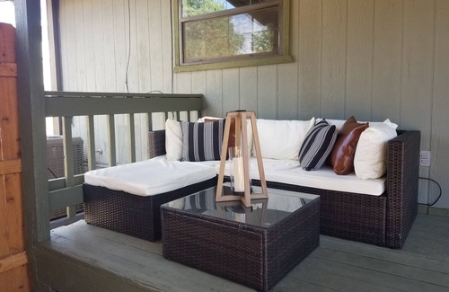 Payson Maison | Charming, updated 2 BA/2BR cottage in Payson, w/ AC. Dog friendly.