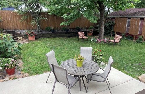 Springfield Maison | Charming updated 2 BR/2BA+Den home close to Capitol & Medical Complex