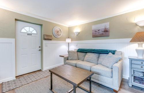 Lake Stevens Maison | Charming Updated Retreat Walk to Lake Stevens!