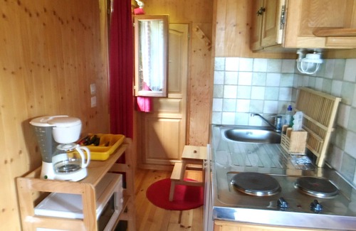 Peyrat-la-Noniere Maison | "Charming" Venetian caravan in Creuse on an estate with castle and pond