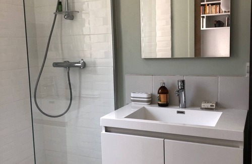 Chamalieres Appartement | Charming, very quiet F2 just a few minutes' walk from the Royat thermal baths.
