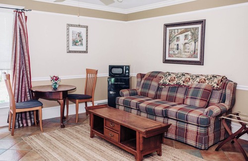 Groton Maison | Charming Victorian home