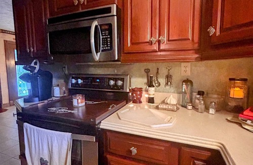 Jim Thorpe Maison | Charming Victorian in Jim Thorpe, Hot Tub, Pool, Secluded Beauty