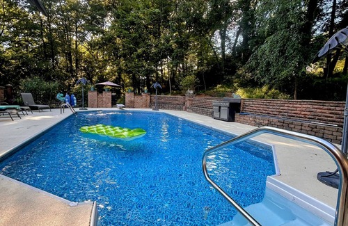 Jim Thorpe Maison | Charming Victorian in Jim Thorpe, Hot Tub, Pool, Secluded Beauty