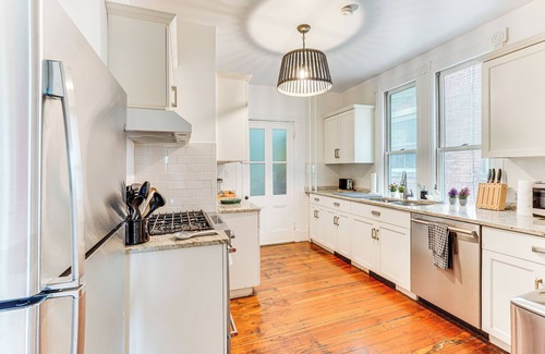Newburgh Maison | Charming Victorian Retreat w/ Hudson River Views