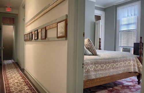 Ranshaw Lit Et Petit-Déjeuner | Pistachio-Teaberry: Cozy 2 Room suite with WiFi and AC in charming Shamokin