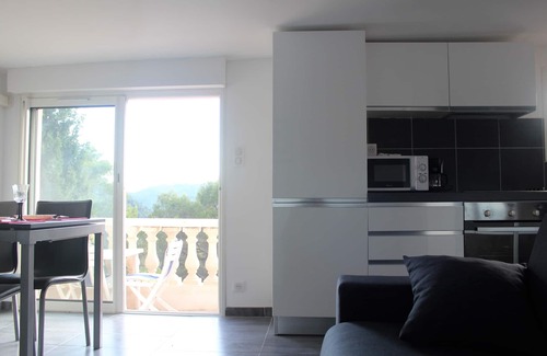La Pointe Villa | CHARMANTE VILLA A 15MN DE NICE AVEC PISCINE .