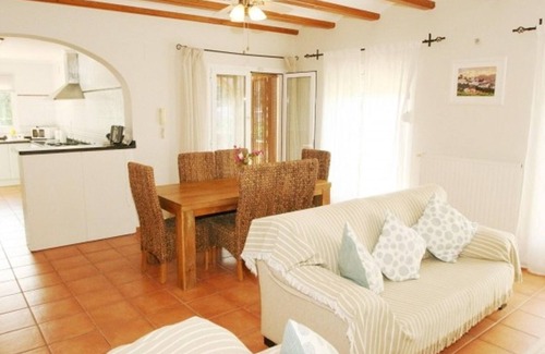 Orba Villa | Villa à Orba : 6 pers, piscine privée, clim, jardin, BBQ, proche centre
