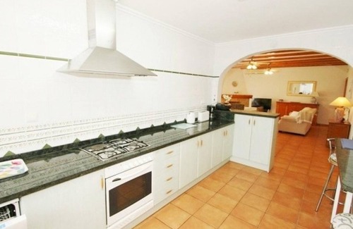 Orba Villa | Villa à Orba : 6 pers, piscine privée, clim, jardin, BBQ, proche centre