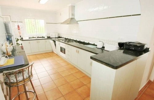 Orba Villa | Villa à Orba : 6 pers, piscine privée, clim, jardin, BBQ, proche centre