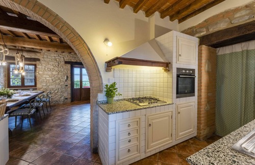 Chianni Villa | Charmante villa à Chianni,piscine,climatisation, jardin et pergola, 9 pers