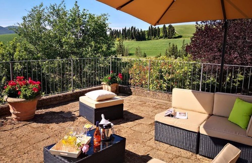 Chianni Villa | Charmante villa à Chianni,piscine,climatisation, jardin et pergola, 9 pers