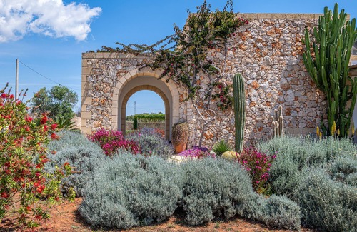 Salve Villa | Charmante villa dans le Salento, entourée de verdure et à quelques minutes des plages.