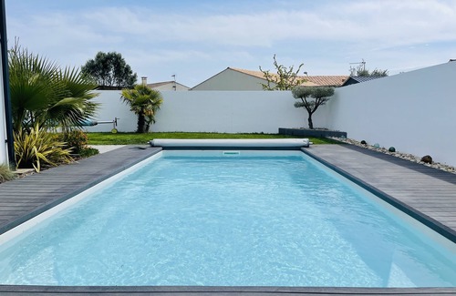 Villedoux Maison | Charmante villa aux portes de La Rochelle avec piscine chauffée.