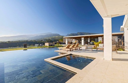 Ravine des Cabris Villa | Charming Villa with AC and infinity mirror pool in fabulous Saint-Pierre.
