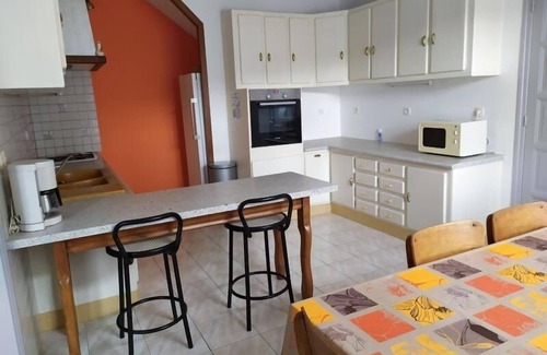 Aouze Cottage | Gîte convivial avec 3 chambres, proche du patrimoine historique, cour et équipements inclus