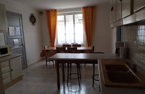 Aouze Cottage | Gîte convivial avec 3 chambres, proche du patrimoine historique, cour et équipements inclus