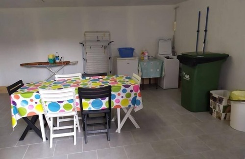 Aouze Cottage | Gîte convivial avec 3 chambres, proche du patrimoine historique, cour et équipements inclus