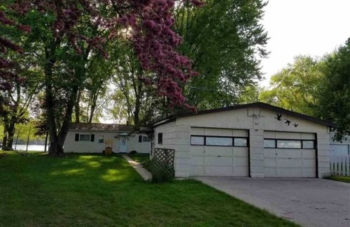 Fremont Maison | Charming Waterfront 3-Bdrm. Cottage on Wolf River with Private Dock. Fremont, WI