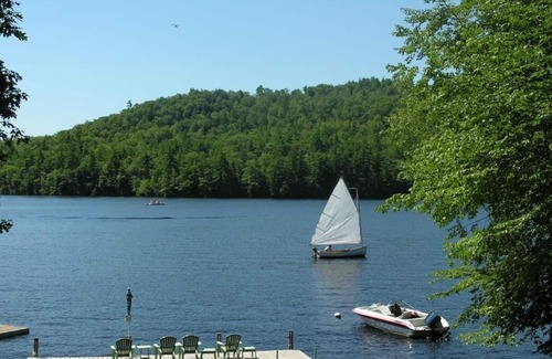 Acton Cottage | Charmant chalet au bord de l'eau sur le lac immaculé du sud du Maine